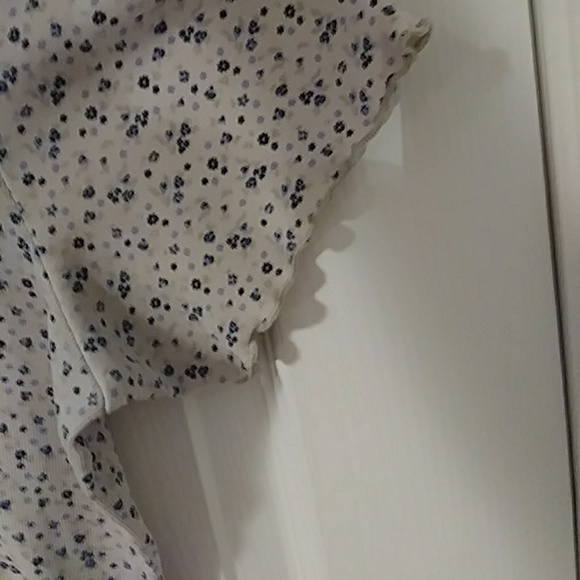 Top - Picture 4 of 6